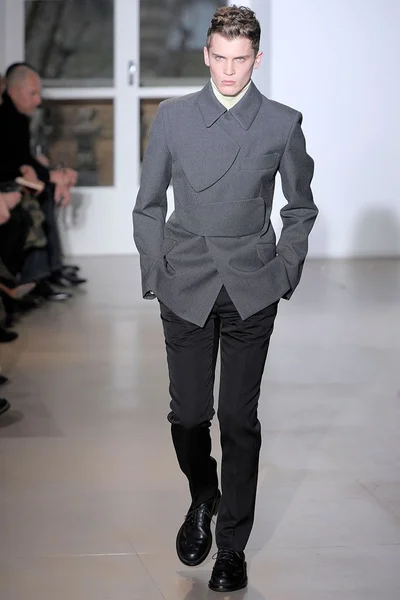 Look 28